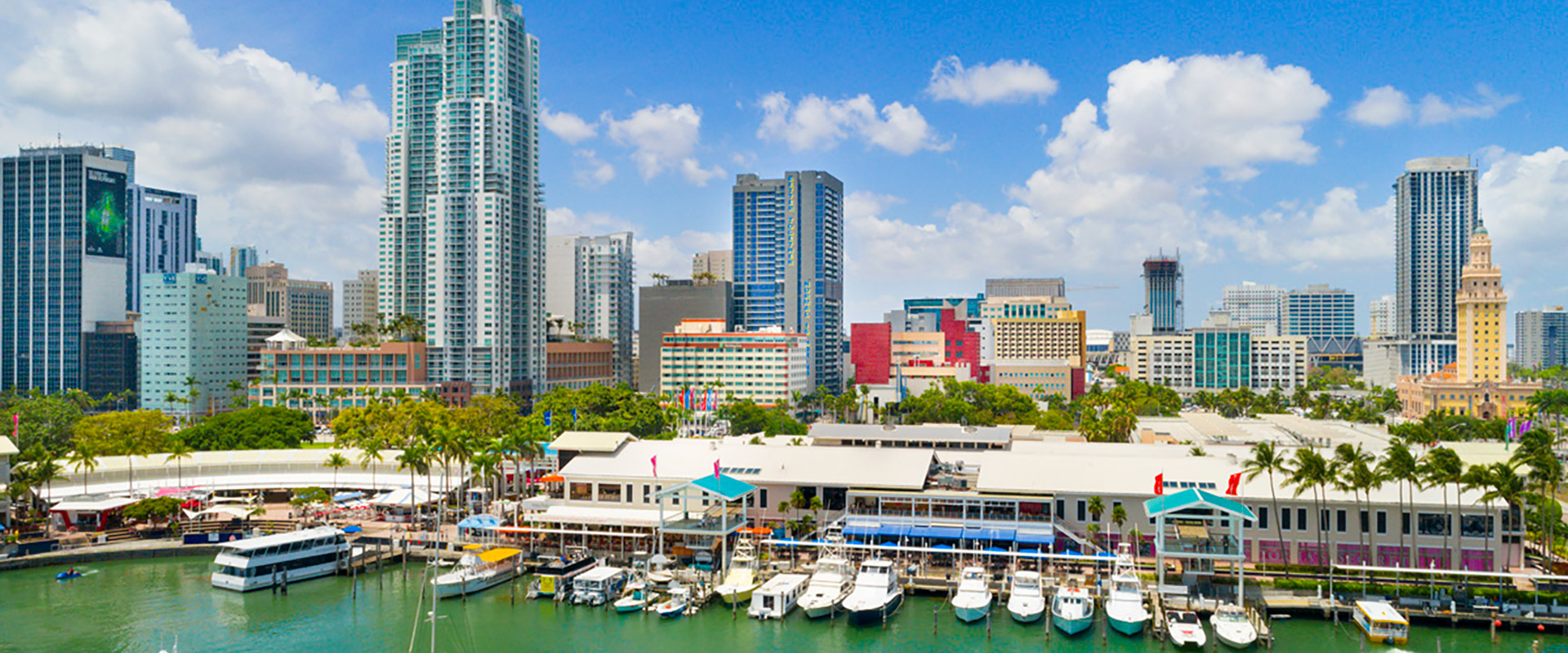 Bayside Marketplace in Miami Skyline